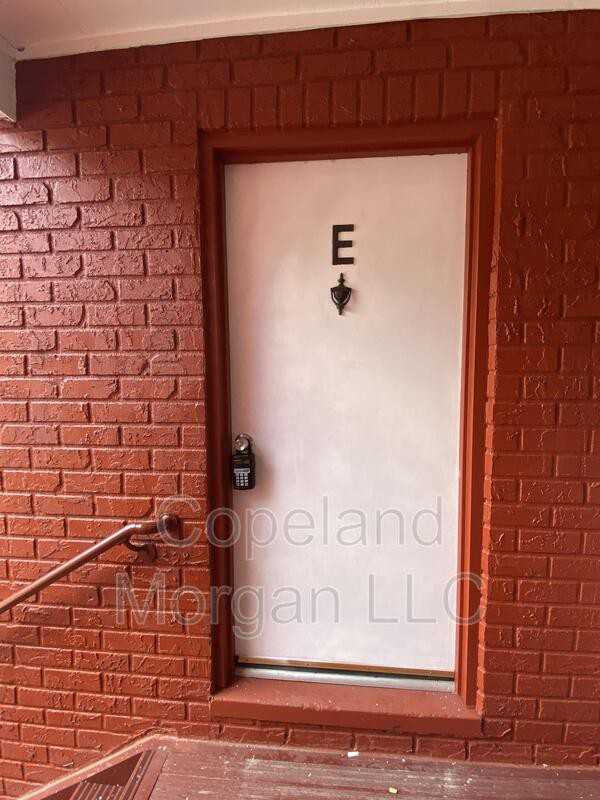 8221 12th Way N #E - Photo 4 of 21