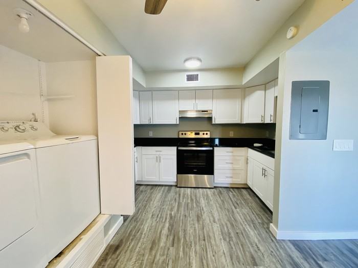 333 S Railroad Ave #333 - Photo 3 of 20