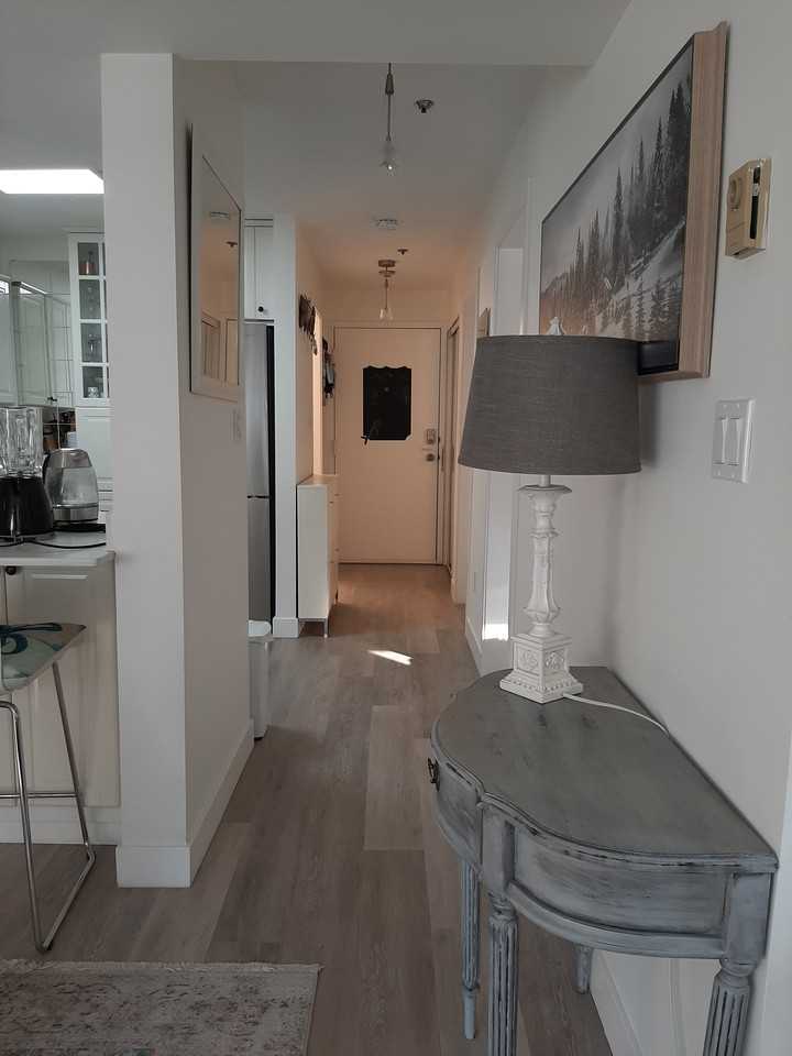 1048 East 7th Avenue #4d - Photo 2 of 10