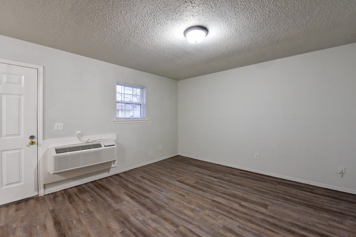 106 Circle B N #A - Photo 5 of 7