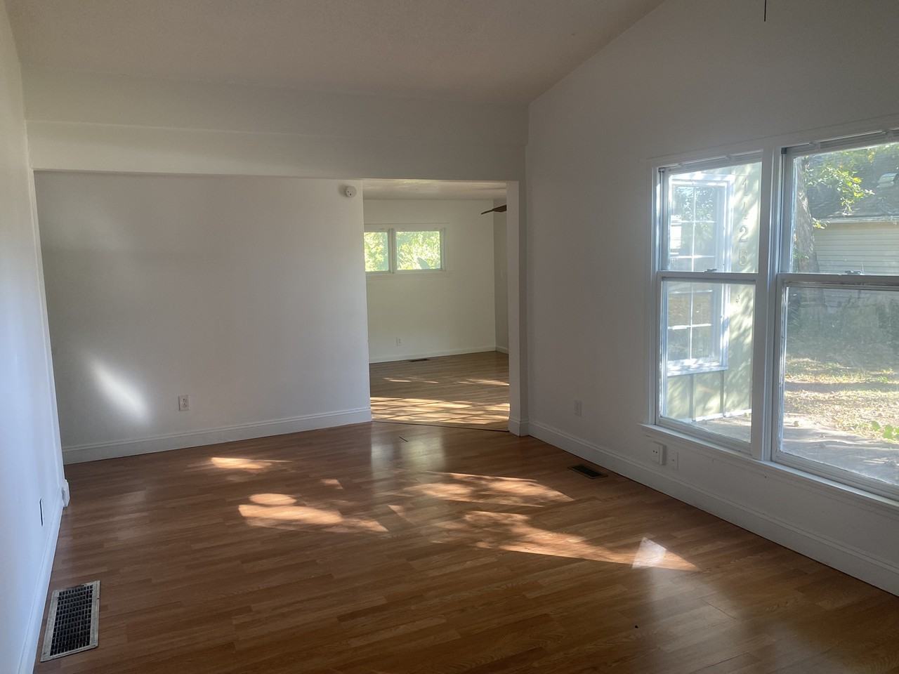 1425 S Northern Blvd #1 - Photo 3 of 15