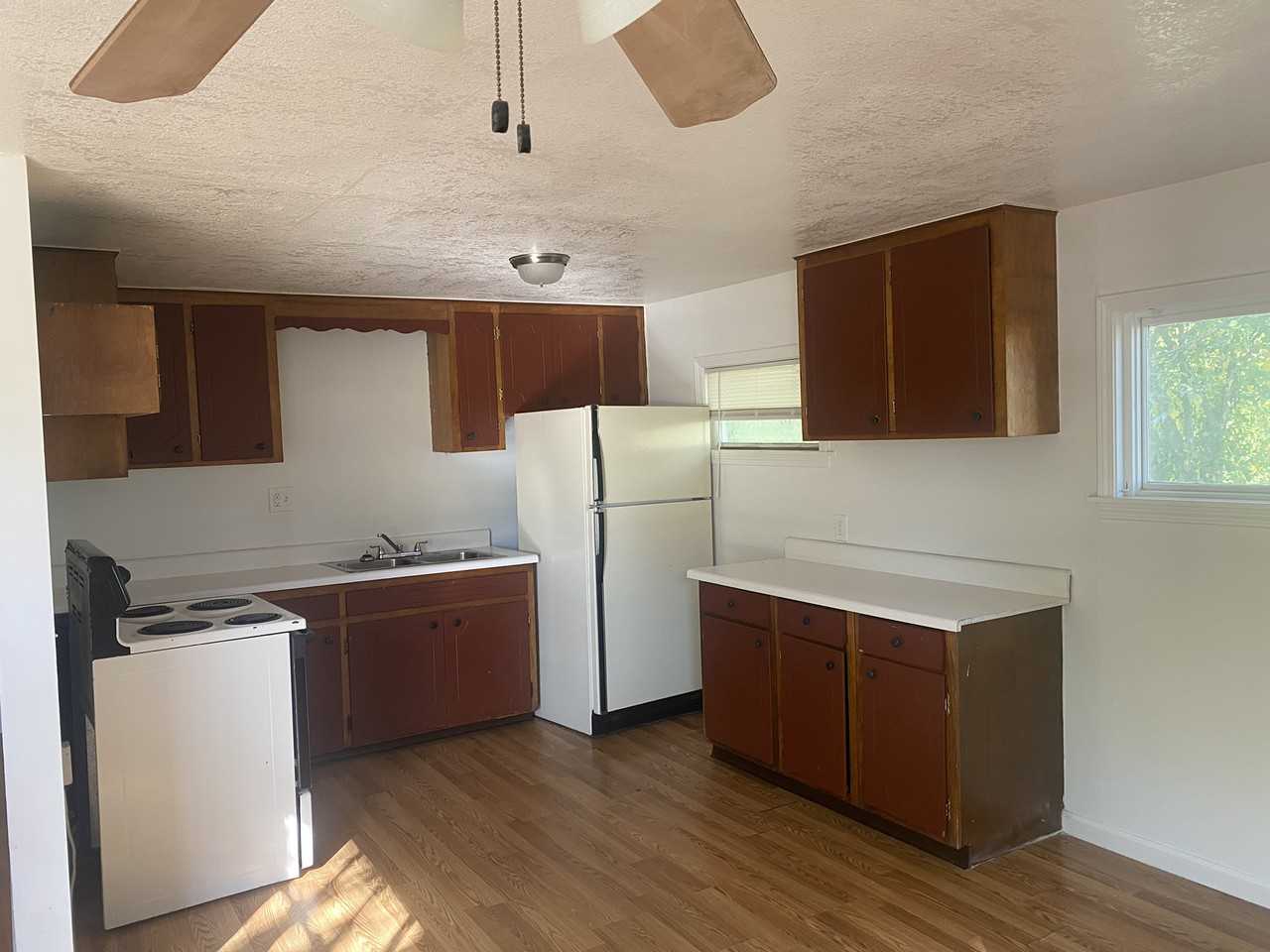 1425 S Northern Blvd #1 - Photo 5 of 15