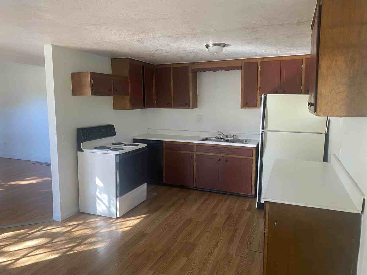 1425 S Northern Blvd #1 - Photo 6 of 15