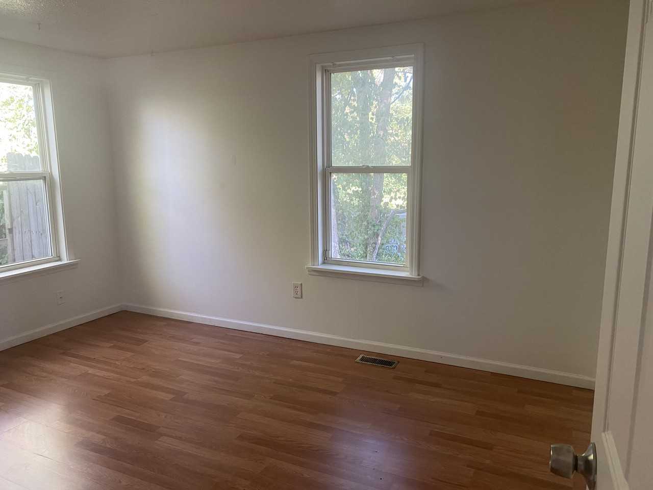 1425 S Northern Blvd #1 - Photo 7 of 15