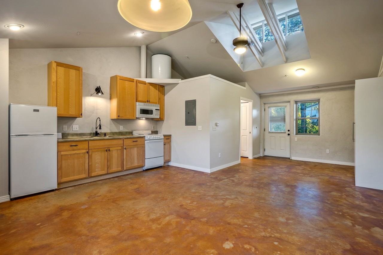 901 Spruce St #F - Photo 2 of 22