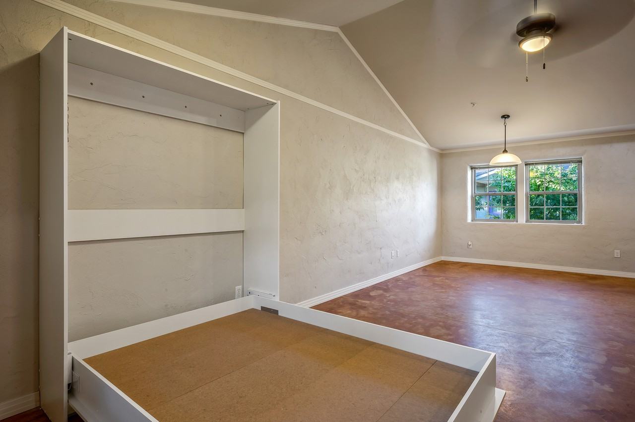 901 Spruce St #F - Photo 3 of 22