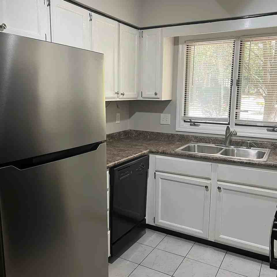 4322 Pin Oak Dr - Photo 3 of 21