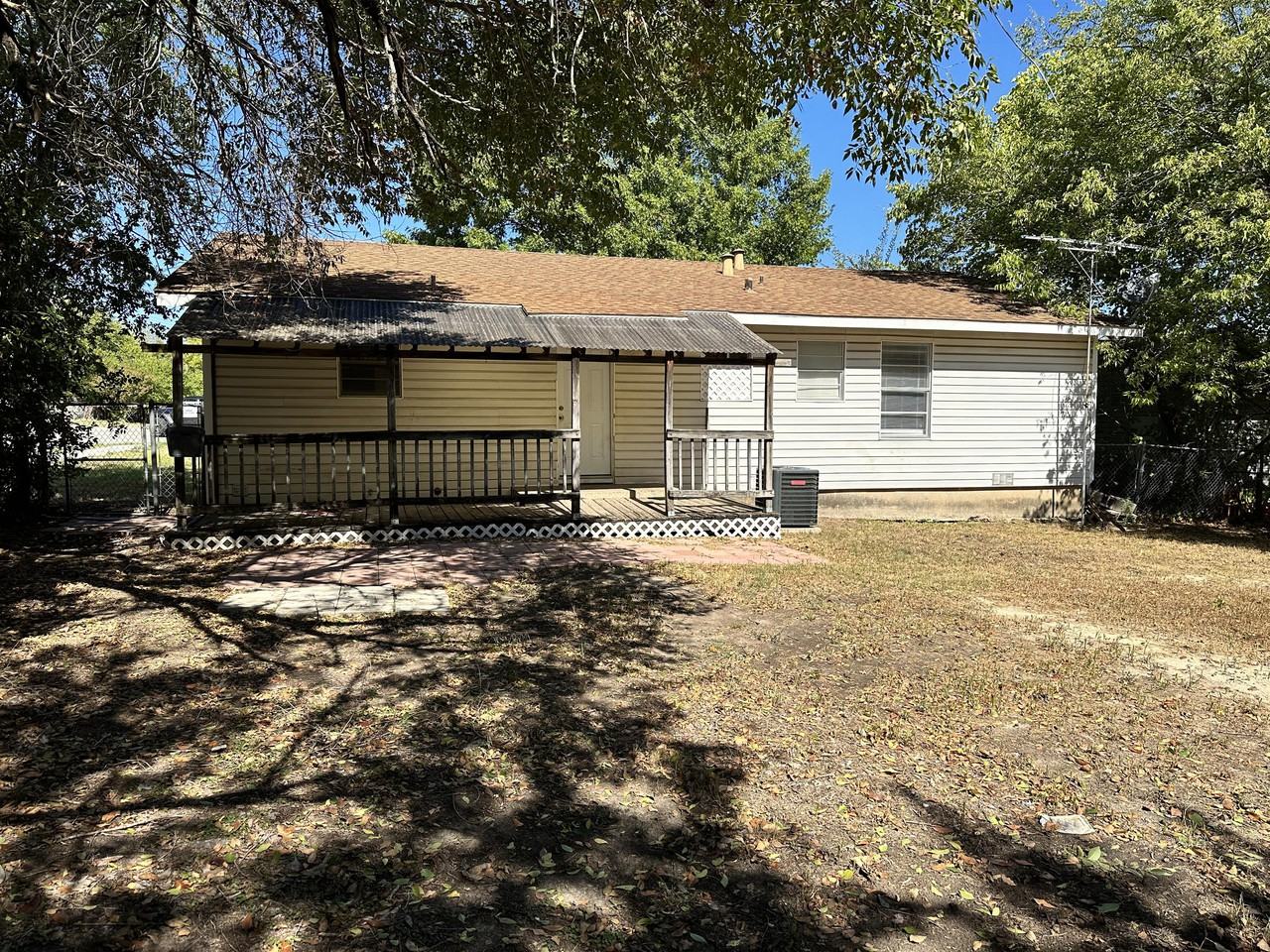 Poplar Ave #1 - Photo 4 of 27