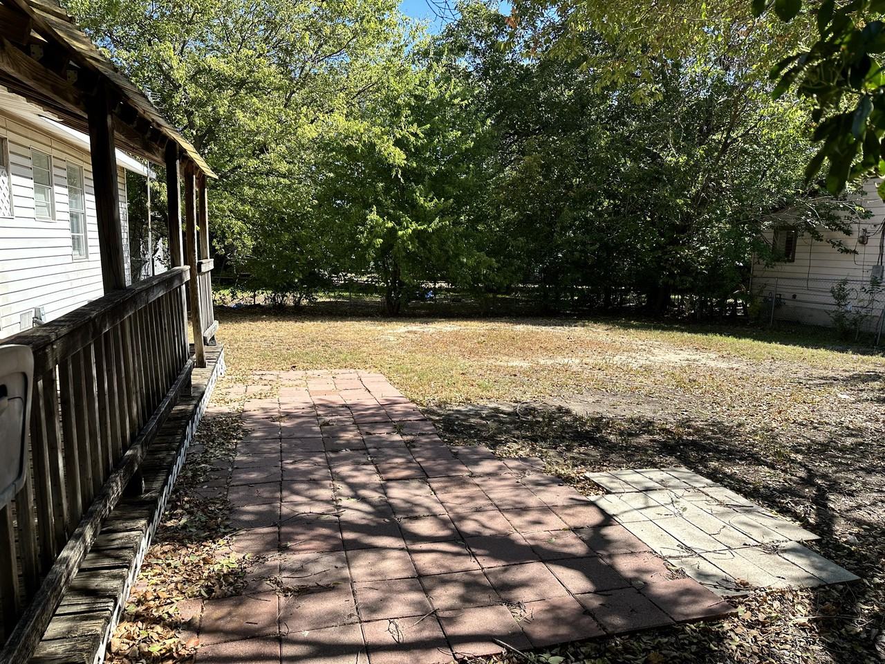 Poplar Ave #1 - Photo 5 of 27