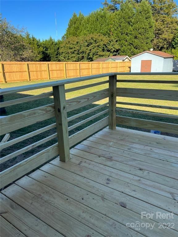 16808 Knoxwood Dr - Photo 2 of 3