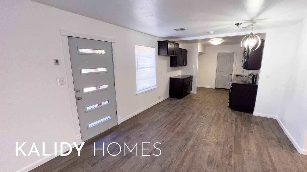 4340 Nw 16th Ter #1 - Photo 4 of 30