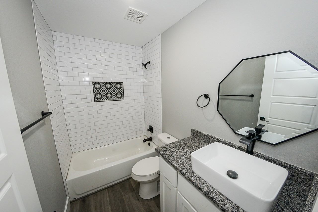 1124 S Burnett Ave #1 - Photo 5 of 14