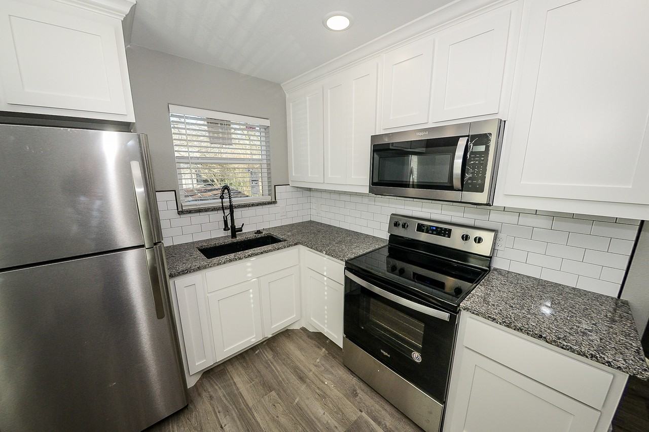 1124 S Burnett Ave #1 - Photo 6 of 14