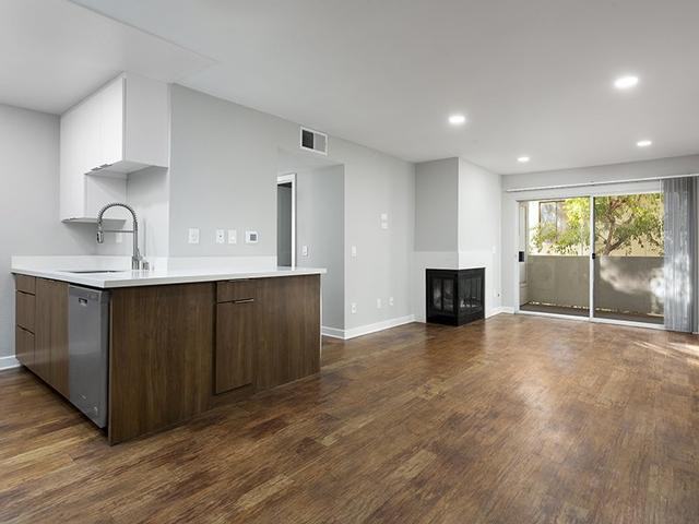 1274 N Crescent Heights Blvd - Photo 7 of 35