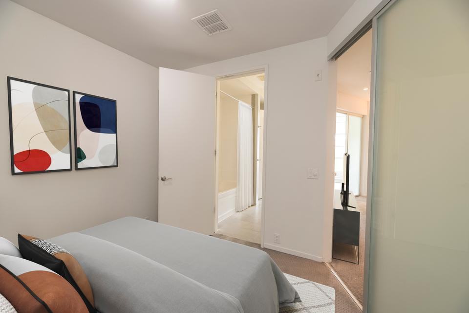 2665 Geneva Ave - Photo 2 of 24