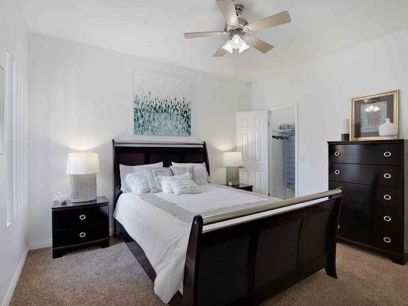 6661 Silverstream Ave - Photo 5 of 11