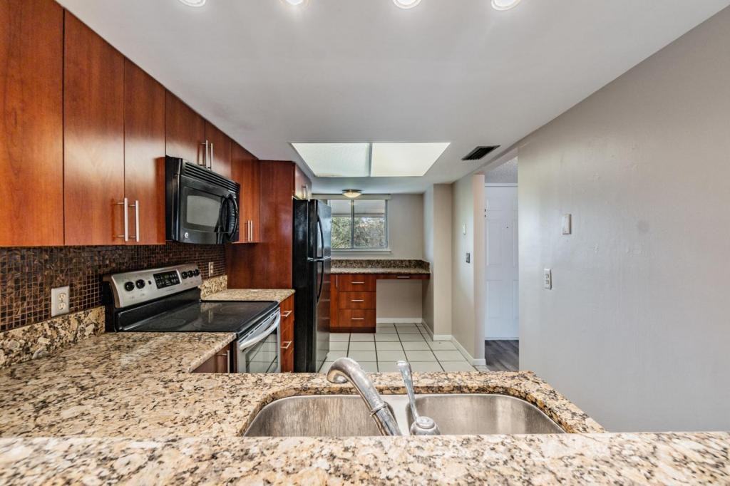 6336 Newtown Cir - Photo 4 of 15