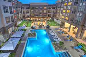 featured image of 3033 Ohio Dr