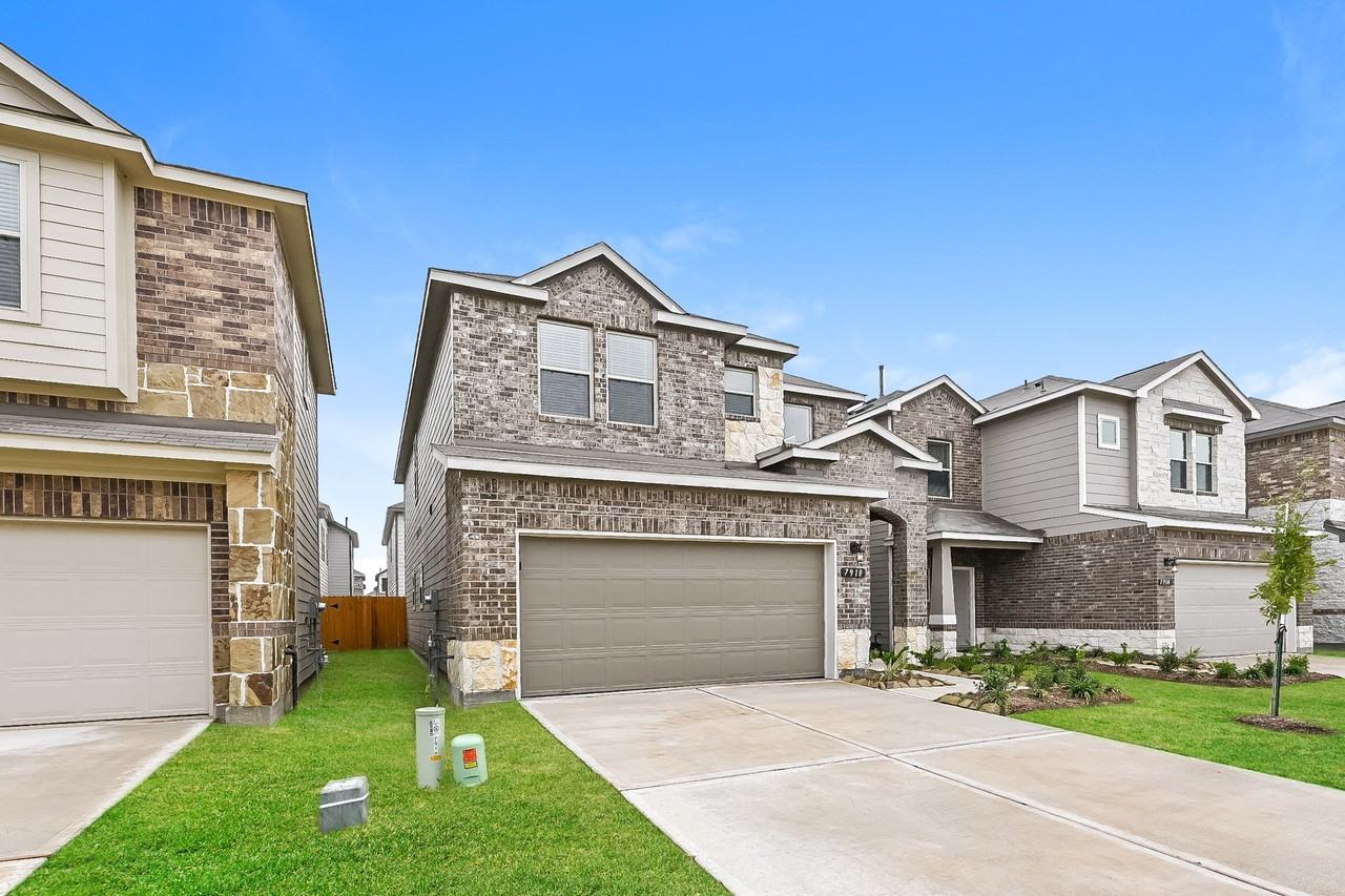 7918 Tuscan Cypress Dr - Photo 3 of 5