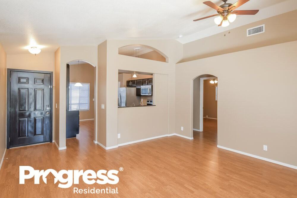 1143 E Butler Dr - Photo 3 of 21