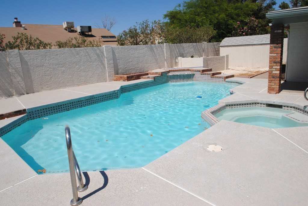 6532 W Sandra Terrace - Photo 2 of 14