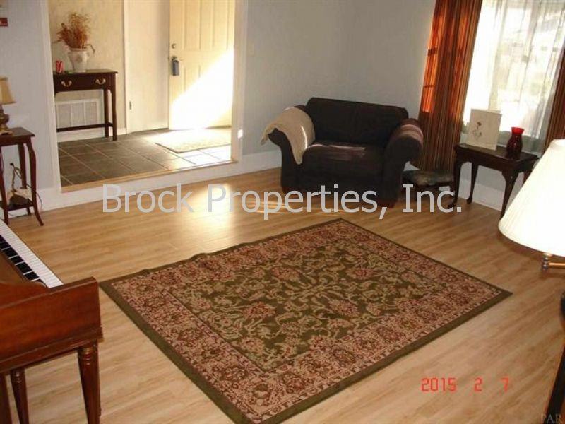 8200 Sharkhead Cir - Photo 3 of 11