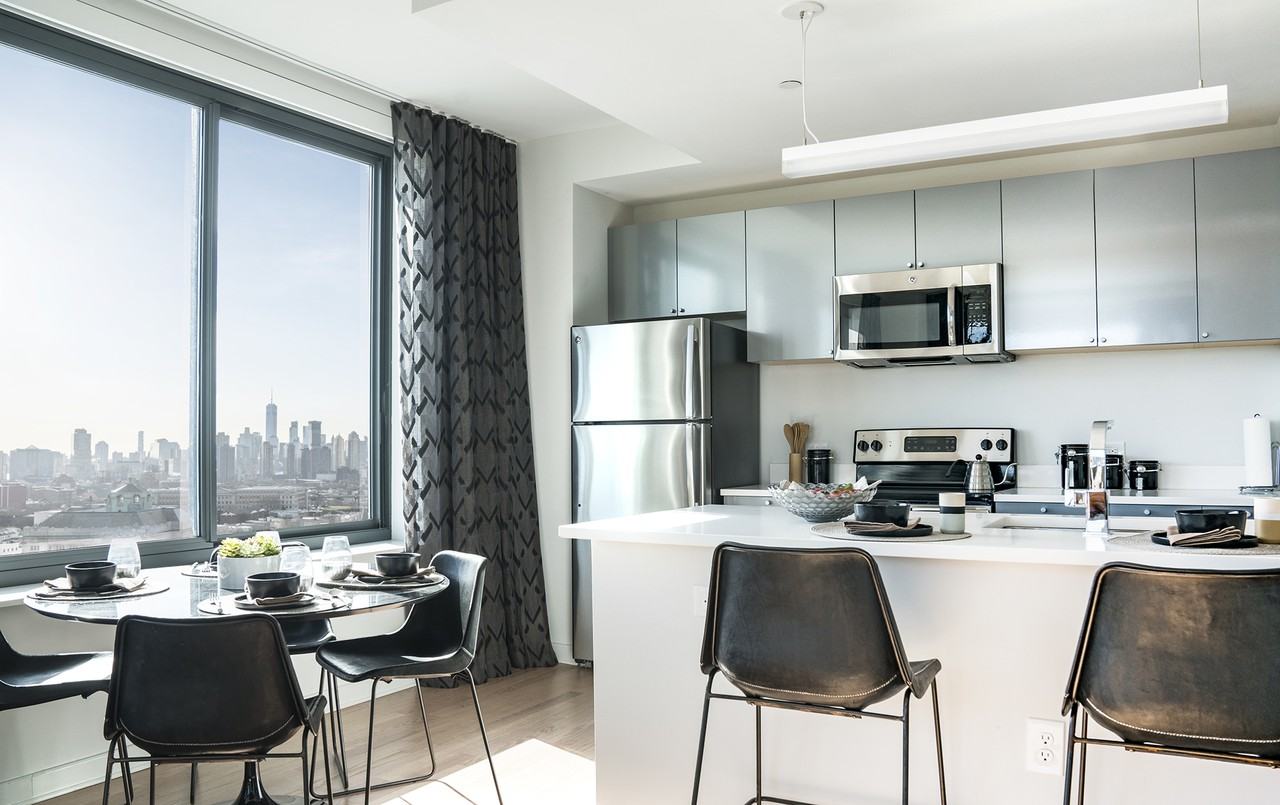 Town Square Pl #3307 - Photo 2 of 14