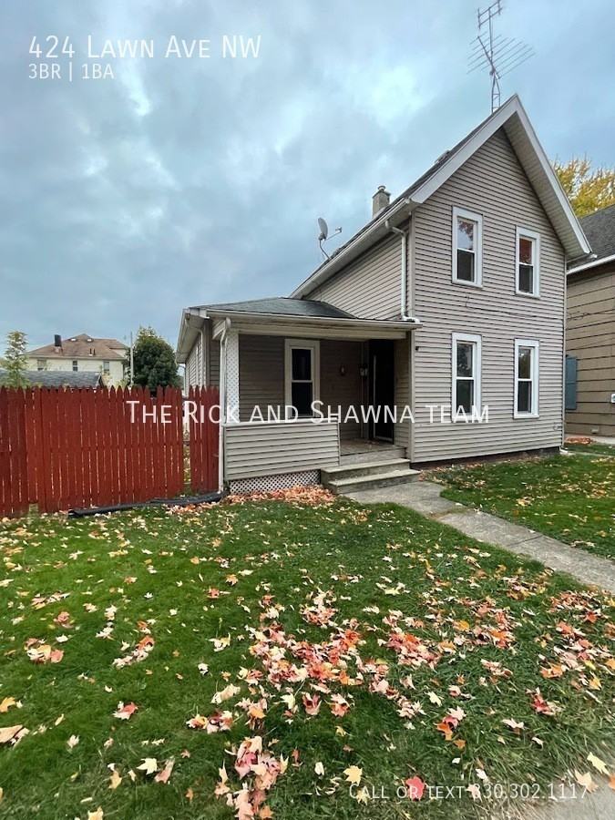 424 Lawn Ave Nw - Photo 2 of 14