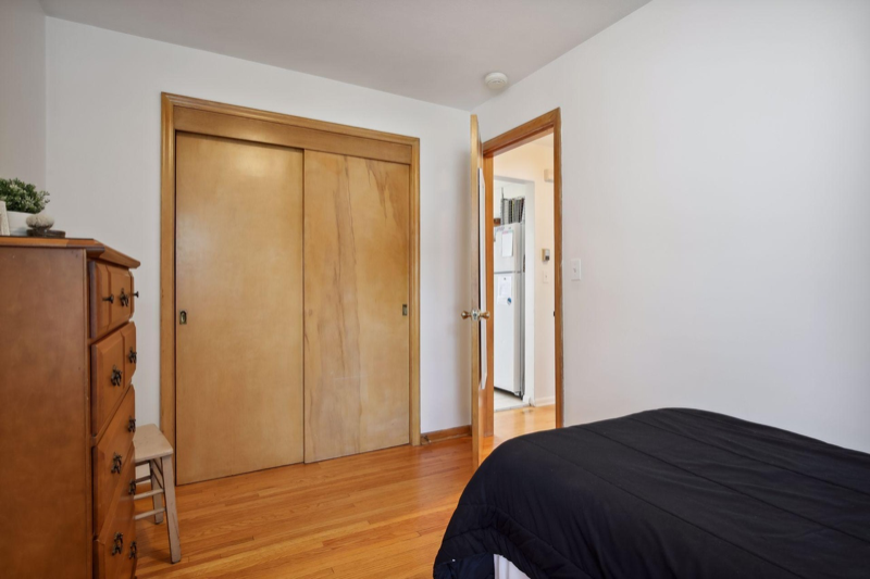 2104 E 58th St #2106 - Photo 4 of 10