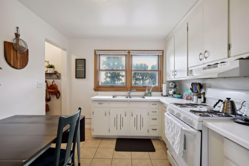 2104 E 58th St #2106 - Photo 5 of 10