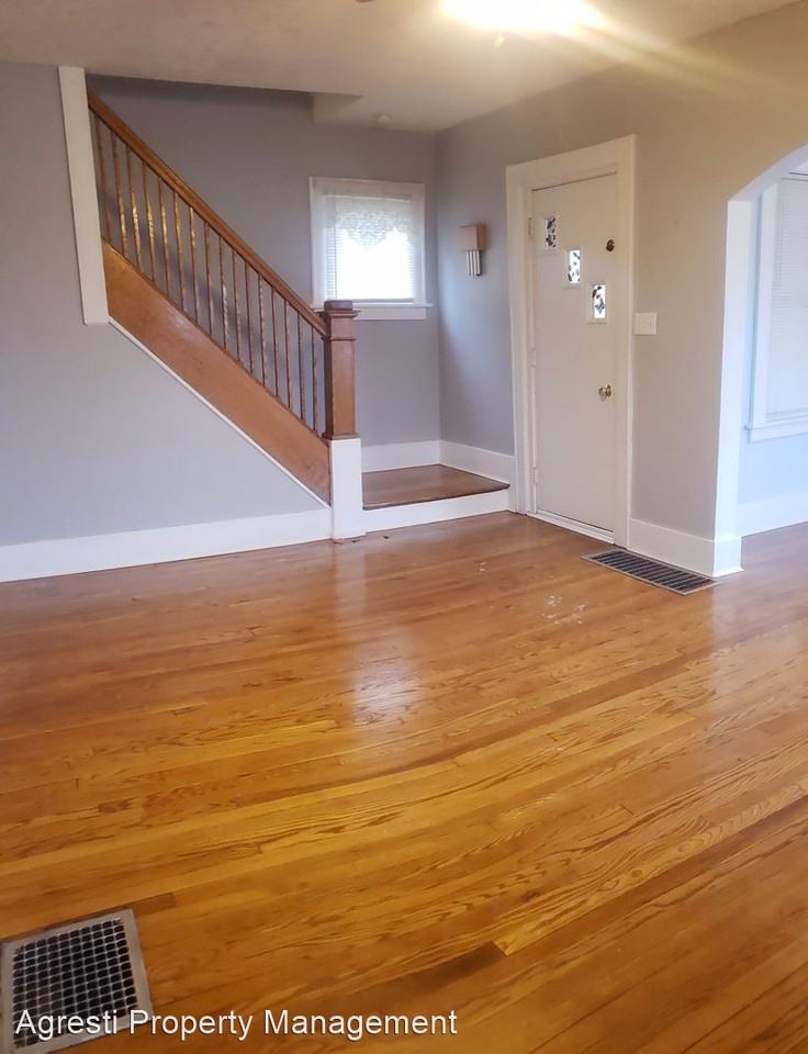 1244 Brown Ave - Photo 3 of 13