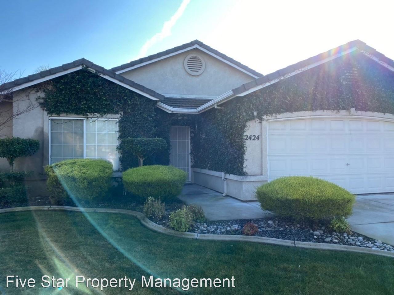 2424 Novi Dr - Photo 2 of 25