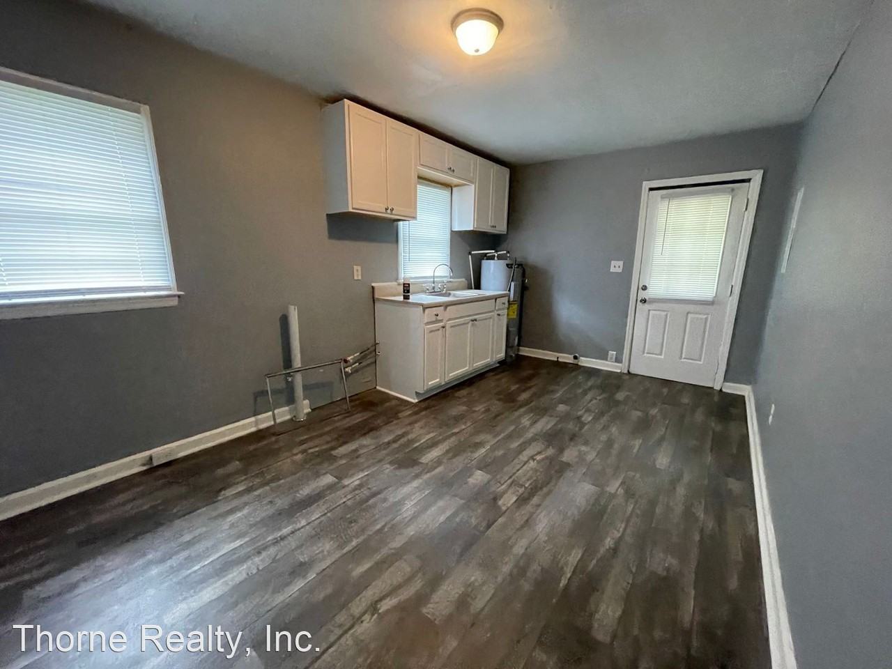 1308 Poplar St - Photo 3 of 11