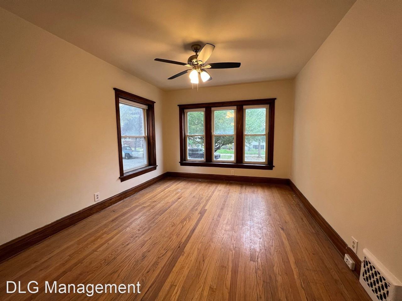 4931-35 N. Claremont - Photo 3 of 16