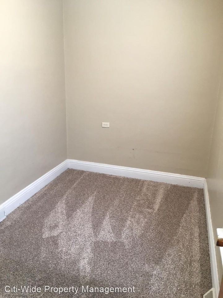 409/411 S Maple - Photo 2 of 12