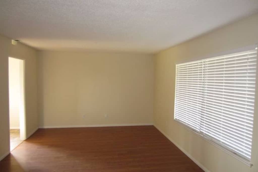 2141 E Bessant St - Photo 2 of 9