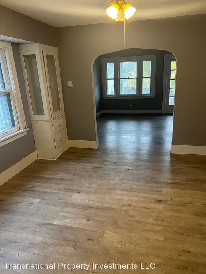 10917 Notre Dame Ave - Photo 3 of 10