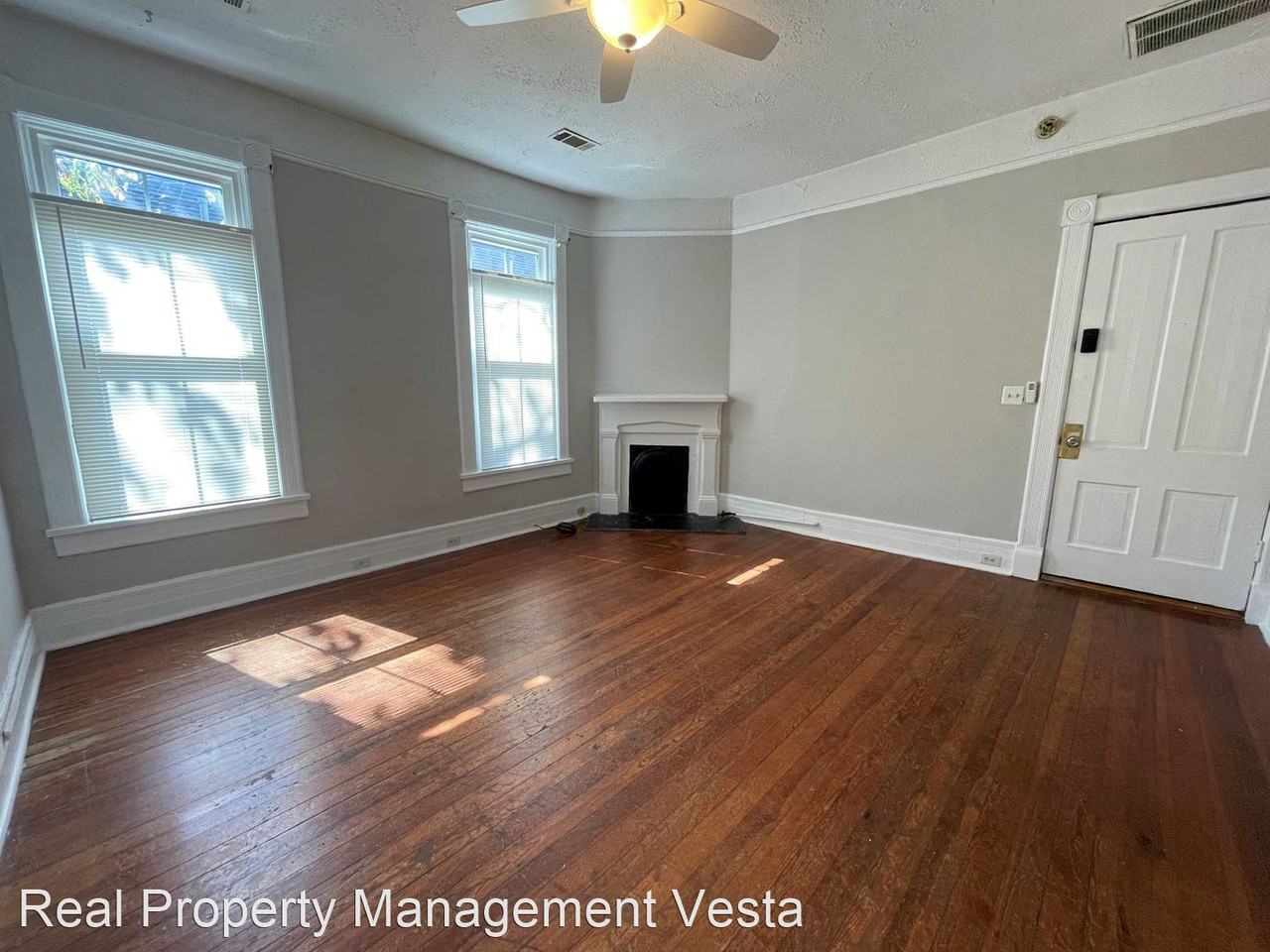 318 College Street - Photo 2 of 5