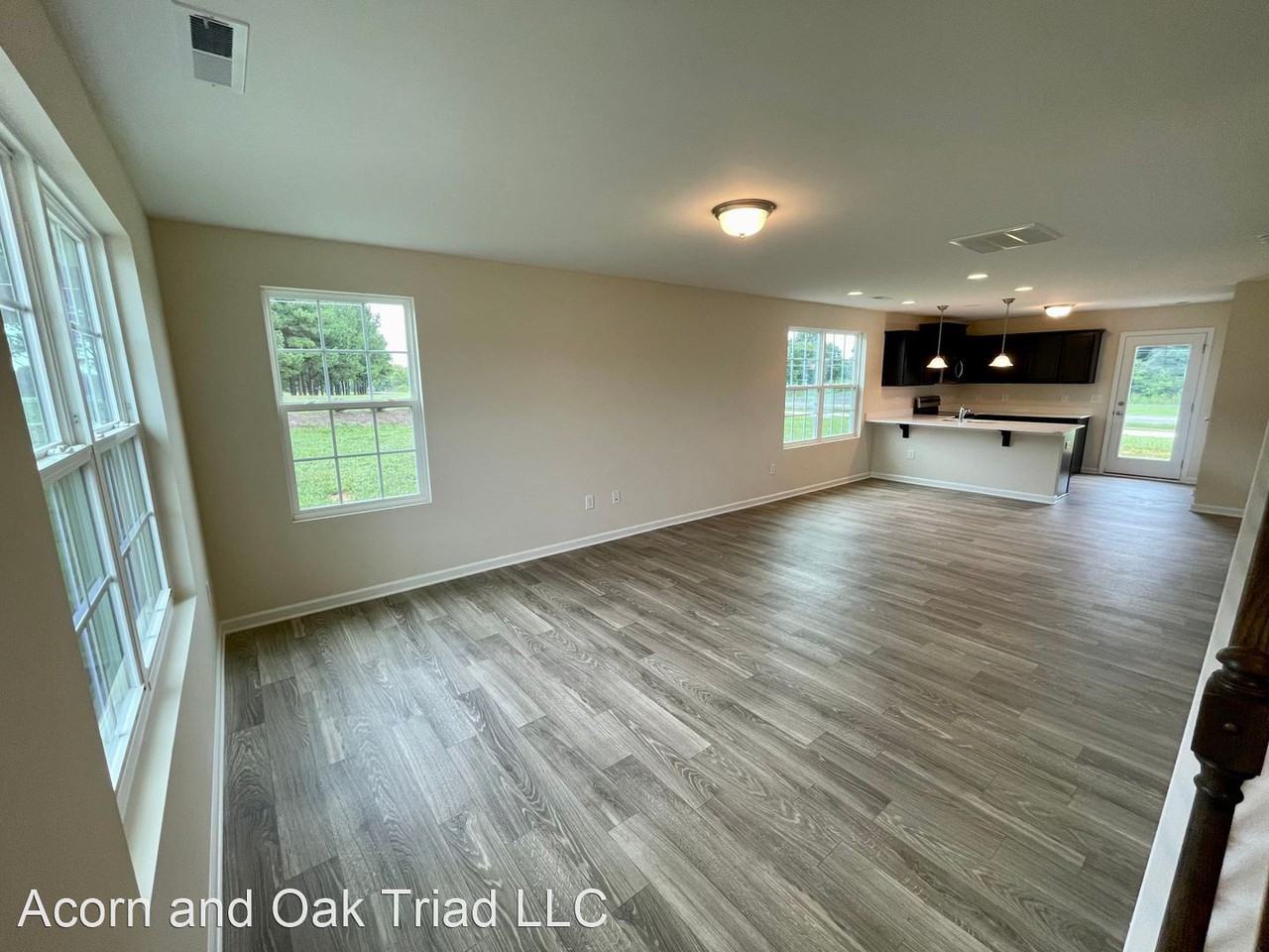 7600 Oliver Park Dr - Photo 3 of 34