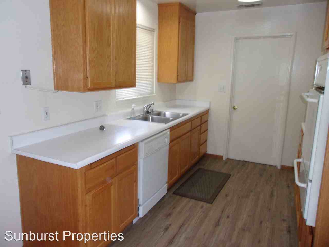 3500 65th St - Photo 3 of 19