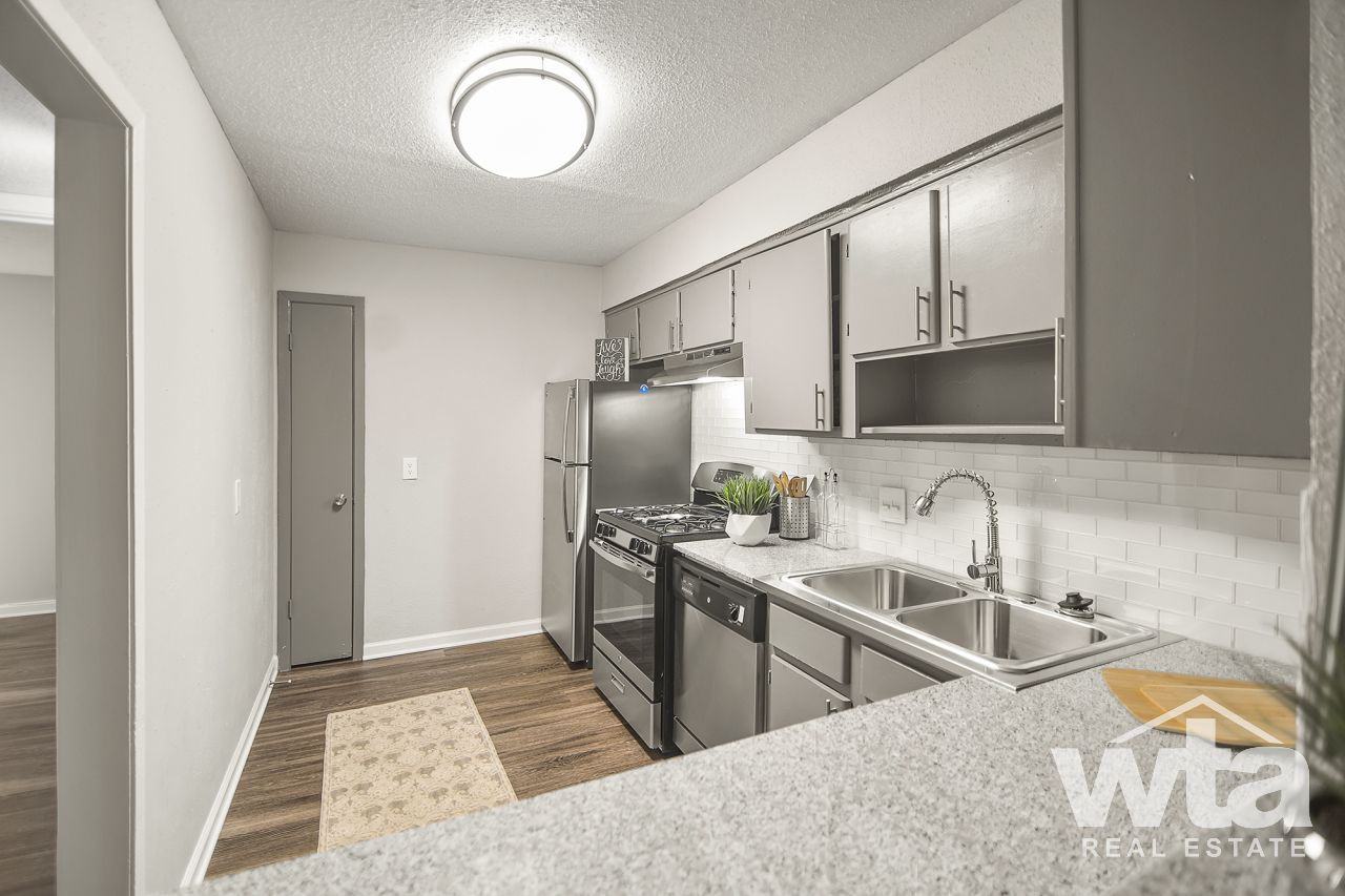 1106 REINLI ST - Photo 3 of 16