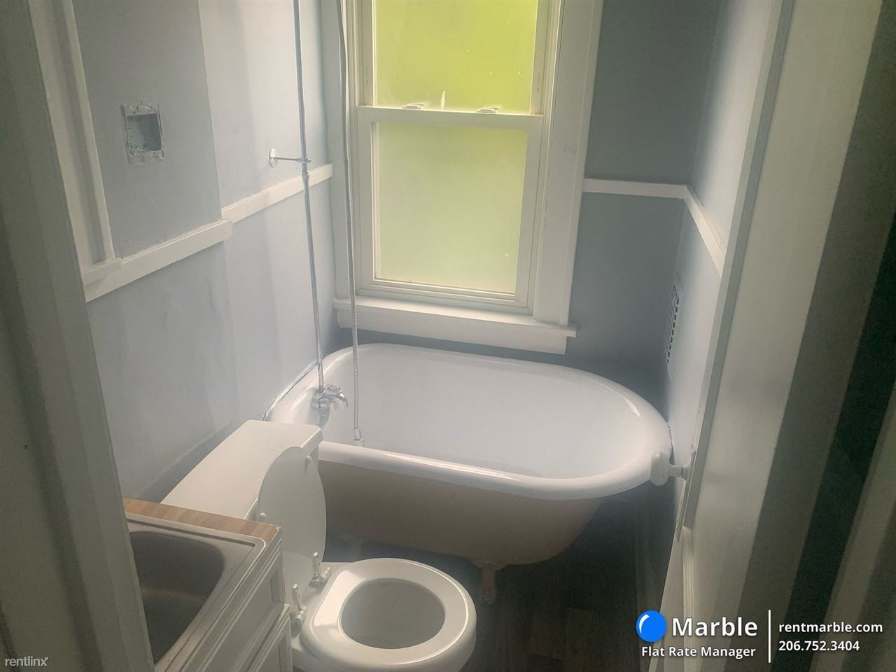 4306 Buechner Ave Uppr - Photo 3 of 10