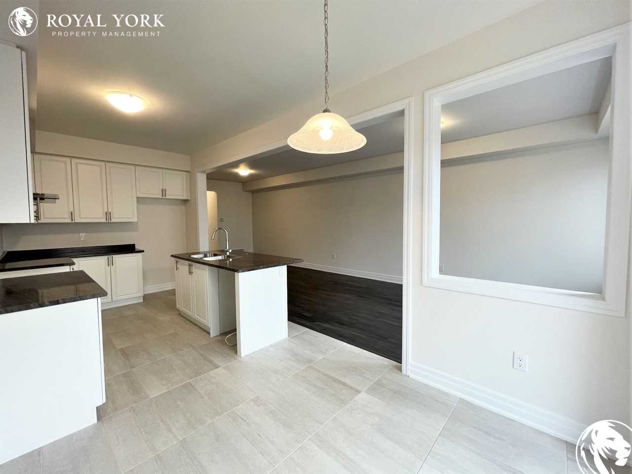 9204 9204 Griffon Street - Photo 3 of 35