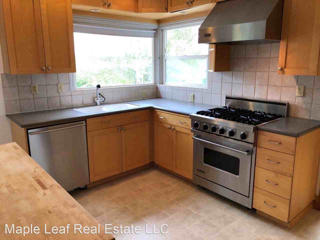 906 N 100th St - Photo 3 of 21