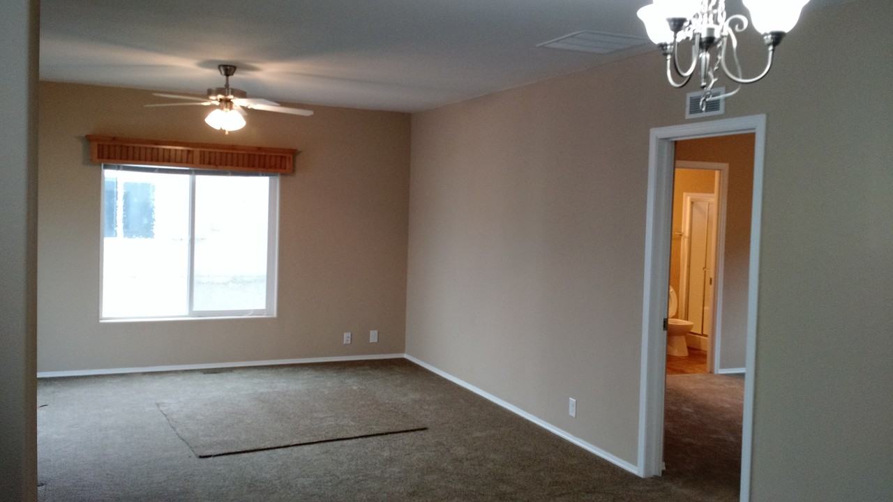 12360 Truax St - Photo 4 of 6
