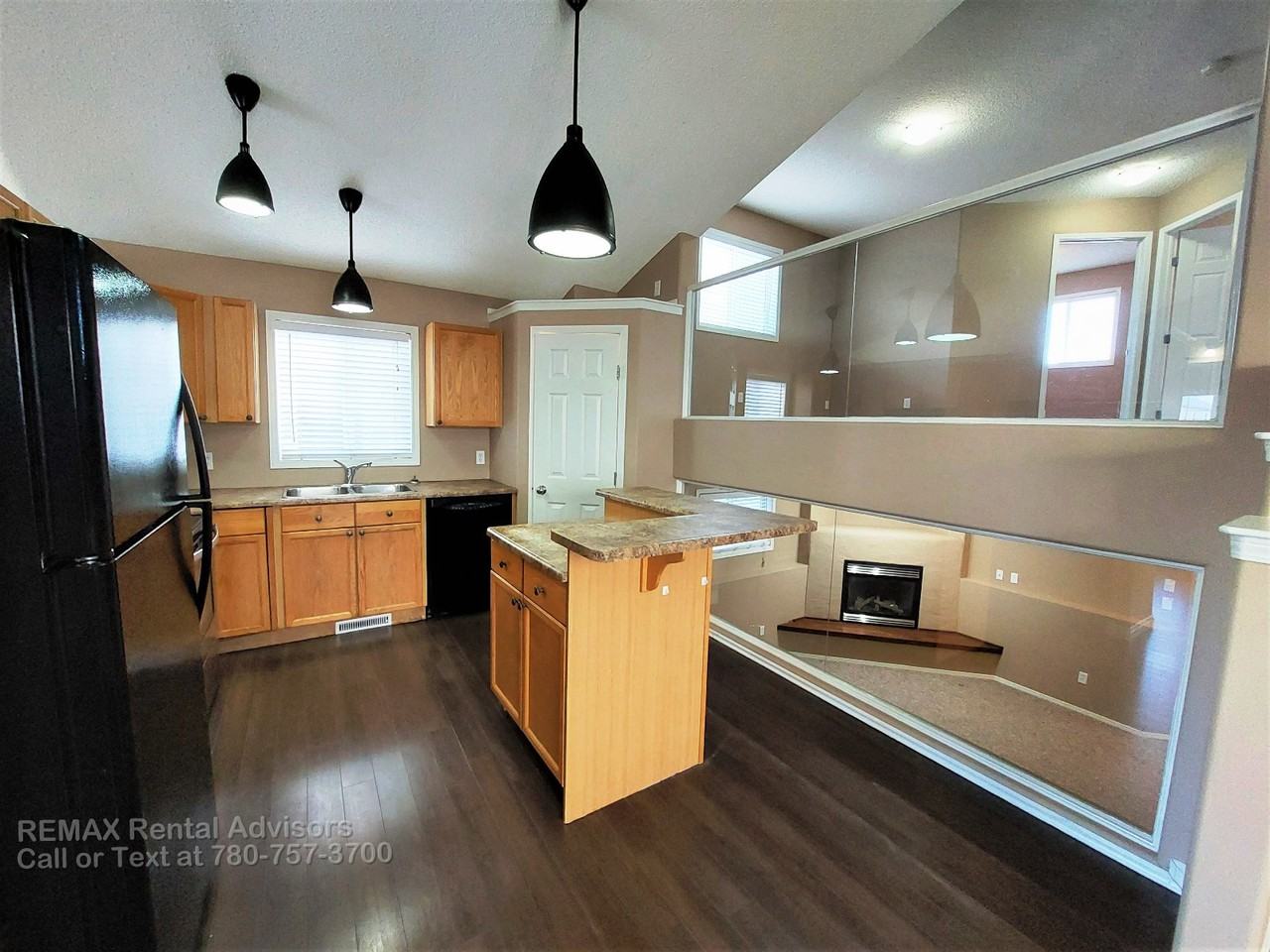 2916 31 St Nw - Photo 3 of 22