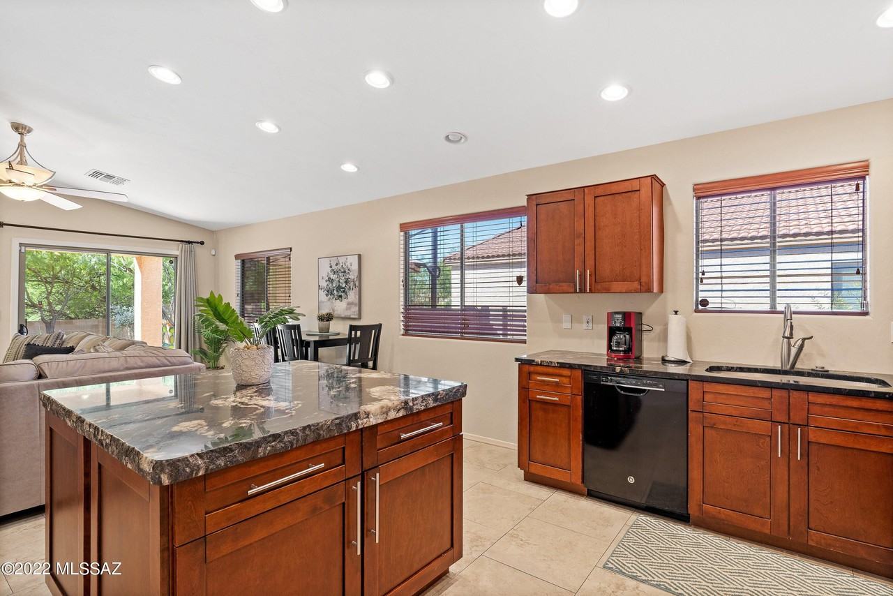 4906 North Sabino Gulch Court - Photo 2 of 30