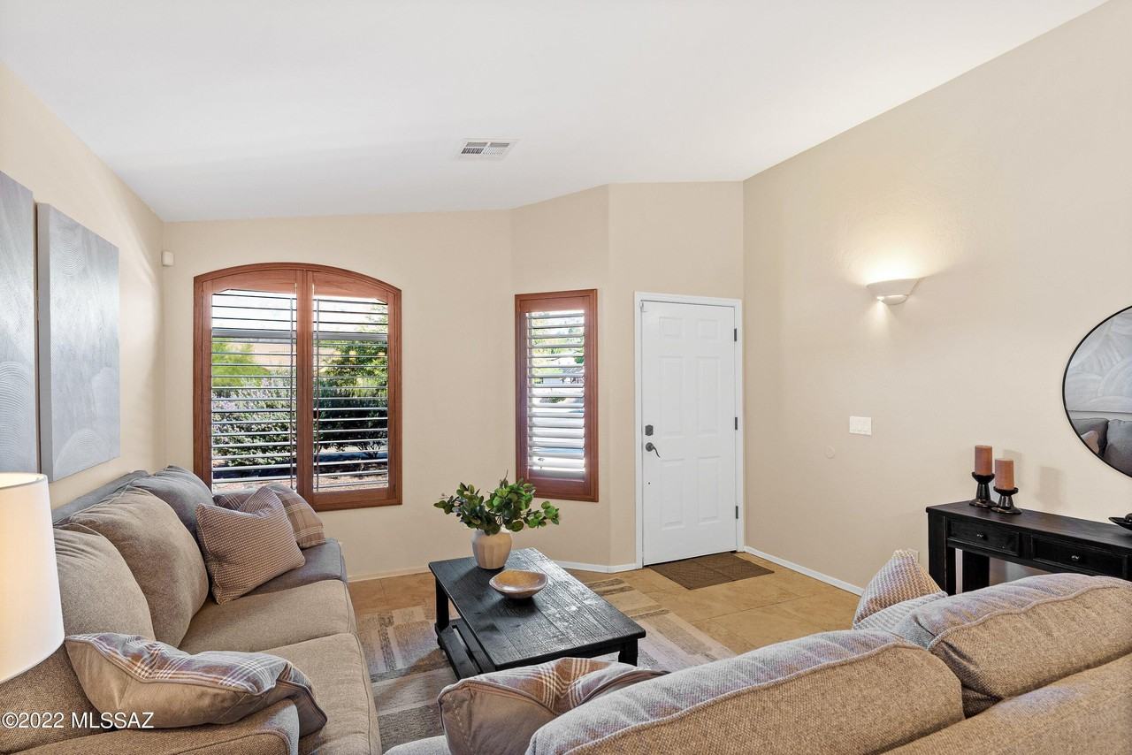 4906 North Sabino Gulch Court - Photo 3 of 30