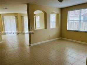 11228 Nw 78th Ln - Photo 2 of 8