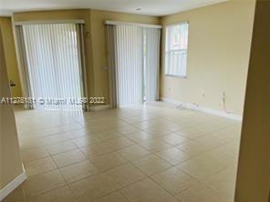 11228 Nw 78th Ln - Photo 3 of 8